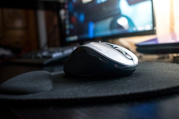 Trouvez la souris ergonomique parfaite pour travailler sereinement